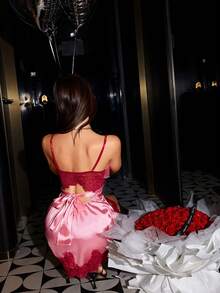 SilkySpell Damen sexy & elegantes Valentinstag Kontrastfarben Spitze Patchwork Rüschen Schleife Satin Slip Kleid - Pink - Übersicht 3