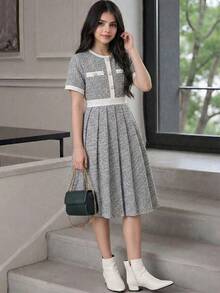 Elladie kids 1件少女夏季新款撞色滚边腰部半开领褶裥下摆圆领短袖休闲优雅连衣裙，适合日常、度假和通勤穿着。 - 黑色 - 查看 4