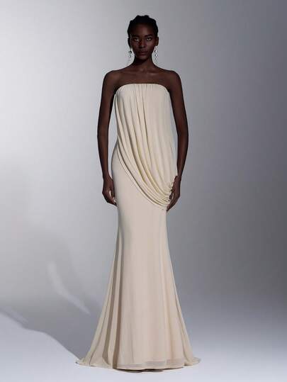 Elitara 优雅浪漫的杏色斜纹雪纺拼接吊带方领A字连衣裙，后背系带可调节，适合派对、婚礼宾客、伴娘等场合。