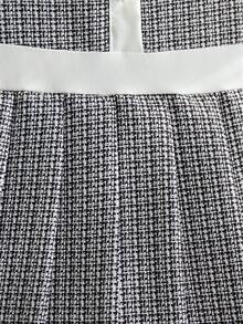 Elladie kids 1件少女夏季新款撞色滚边腰部半开领褶裥下摆圆领短袖休闲优雅连衣裙，适合日常、度假和通勤穿着。 - 黑色 - 查看 7