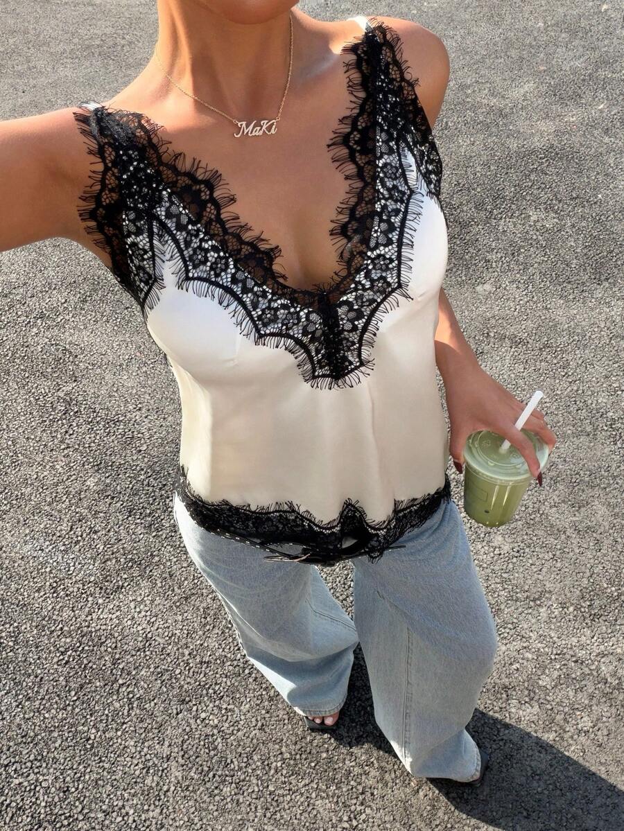 Muchica 女士新款缎面撞色蕾丝边V领吊带背心，春夏款 - 杏色 - 查看 1