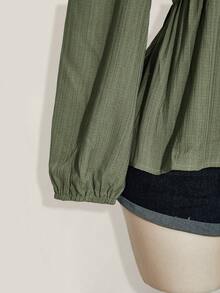 SHEIN ICON Áo nữ cỡ lớn kiểu retro gợi cảm đơn giản, thoải mái, thích hợp đi làm, đi biển, nghỉ mát, chất liệu vải xếp ly, cổ chữ V, tay phồng, eo ôm, màu xanh lá cây. - màu xanh lá - Xem 8
