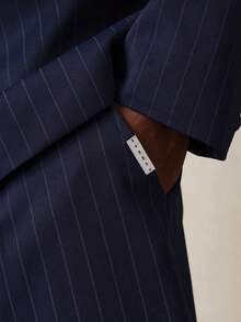 SUMWON 海军蓝细条纹双排扣西装外套和西裤两件套商务正装套装，经典专业男装，适合办公室、婚礼等场合。 - 藏蓝色 - 查看 2