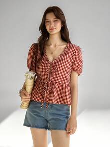 Ardnt 时尚性感V领格纹荷叶边泡泡袖系带上衣，甜美情人节设计，春夏新品，少女学院风女装 - 紅色 - 查看 6