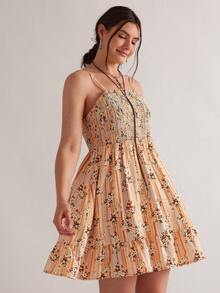 SHEIN VCAY Đầm hai dây in hoa cỡ lớn dành cho nữ, kiểu dáng đi nghỉ mát. - Màu be - Xem 2