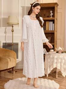 PalaceNights 宫廷风前片刺绣蕾丝流苏边开襟纽扣宽松长款女士睡裙 - 白色 - 查看 6