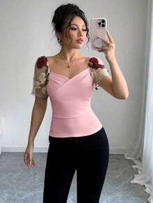Rafferiza 女式方领泡泡袖刺绣衬衫 玫瑰花上衣 女士上衣 优雅粉色上衣 女士刺绣短袖上衣 玫瑰印花上衣 粉色网纱上衣 心形领口上衣 女士上衣和衬衫 职业衬衫 工作服 - 粉色 - 查看 3
