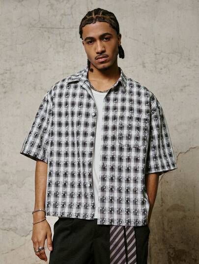 PAVTROS Textured Printed Fabric, Daily Streetwear, Campus Outfits, Summer Vacations & Casual Hangouts Young Casual Yarn-Dyed Plaid With Textured Embroidered-Like Print Camp Collar Cropped Short Sleeve Button Down Shirt, Lightweight Breathable Woven Fabric, Relaxed Oversized Fit, Light Blue & White Plaid Men's Casual Shirt, Perfect For Young Casual Vacation Style & Student Looks, Ideal Gift For Boyfriend, Suitable For Summer.