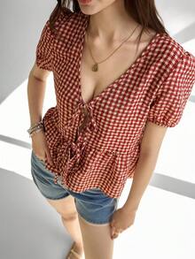 Ardnt 时尚性感V领格纹荷叶边泡泡袖系带上衣，甜美情人节设计，春夏新品，少女学院风女装 - 紅色 - 查看 1