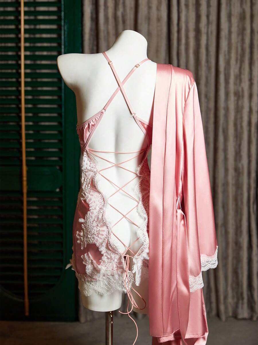 SilkySpell 女士性感优雅撞色蕾丝拼接缎面露背系带吊带连衣裙及舒适系带睡袍套装 - 藕粉色 - 查看 1