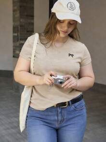 INAWLY Maglietta a maniche corte con stampa a fiocco, versatile per uso casual e pendolare, disponibile in taglie comode per donne - Cachi - Visualizzare 6