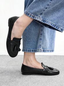 CUCCOO BIZCHIC Women's Minimalist Commuting Office Patent Leather Tassel Loafer Flat Shoes - Black - View 3