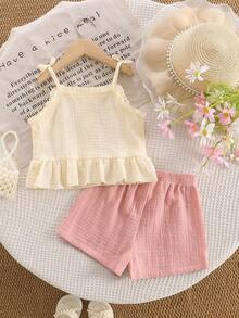 SHEIN 两件套女童荷叶边领碎花吊带背心和短裤，杏色吊带背心搭配粉色碎花短裤，乡村休闲可爱甜美夏季套装 - 淺粉色 - 查看 2