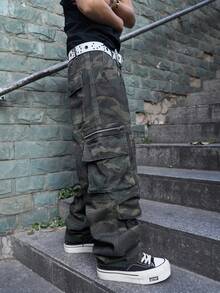 Manfinity Hypemode Men's Casual Streetwear Multi-Pocket Camouflage Denim Jeans - Army Green - View 3