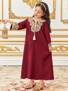 Áo choàng dài rộng rãi, thoải mái, có tua rua bằng chỉ vàng dành cho bé gái. - Màu Đỏ Sâu - Xem 3