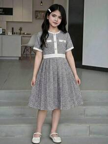 Elladie kids 1件少女夏季新款撞色滚边腰部半开领褶裥下摆圆领短袖休闲优雅连衣裙，适合日常、度假和通勤穿着。 - 黑色 - 查看 9