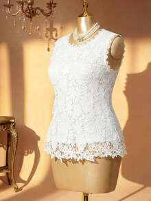 Rometta Áo hai dây cổ tròn không tay họa tiết hoa ren vá thanh lịch cỡ lớn dành cho nữ - trắng - Xem 3