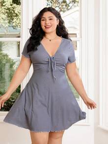 Solflare Rochie mini tricotată cu dungi, casual, cu decolteu în V, mâneci scurte, cu șnur decorativ, decor de primăvară/vară, potrivită pentru ieșiri în oraș, petreceri, festivaluri de muzică, întoarcerea la școală, naveta, vacanțe, ținute de stradă, timp liber acasă, plimbări în oraș, mărime mare, bleumarin - Albastru si alb - Vizualizare 4