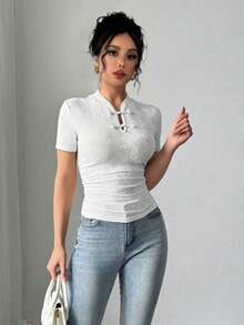 Rafferiza 女士夏季纯色提花刺绣纽扣褶裥修身短袖T恤 白色上衣 女士修身上衣 女士紧身衬衫 女士短袖上衣 白色上衣 女士性感短袖上衣 罗纹上衣 女士上衣 女士修身上衣 亨利衫 女士旗袍 女士白色上衣 女士服装 褶皱上衣 女士上衣和衬衫 - 白色 - 查看 4