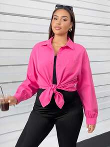 SHEIN Essnce Conjunto de dos piezas para mujer de talla grande con camisa holgada de manga larga y botones en rosa y chaleco ajustado en negro para primavera y verano, ropa casual y cómoda para usar a diario. Atuendo para el aeropuerto, ropa Y2K, ropa urbana. - Rosa - Ver 3