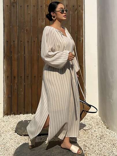 Dazy Plus Damen Große Größen gestreiftes Kleid mit Bindeband am Kragen und Laternenärmeln, lässiges Lässig Kleid