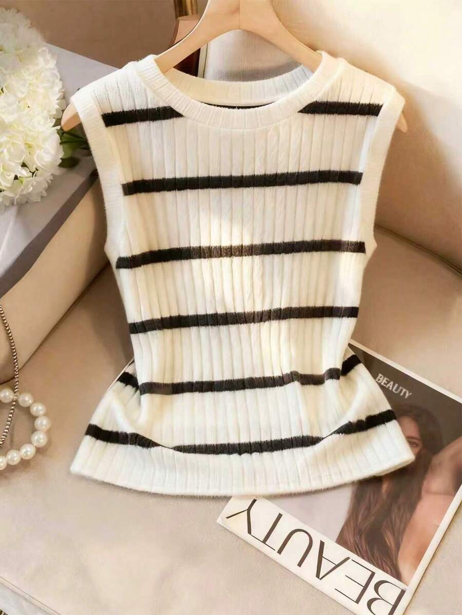 Franclia Fashionable New Black And White Striped Sleeveless Knitted Vest For Spring And Summer, Slim Fit, Elegant And Versatile Women's Vest, Women's Spring And Summer Vest, Women's Sexy Vest, Sleeveless Top, Spring Clothing, Summer Outfit, Women's Black And White Striped Top, Women's White Vest, Women's Spring And Summer Vest.Fashionable Casual Commuter Wear, Business Office Wear, Versatile And Stylish Everyday Casual Wear, Urban Teacher's Professional Attire - Black and White - View 1