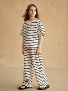 SHEIN 少女条纹落肩T恤和裤子套装 - 黑與白 - 查看 5