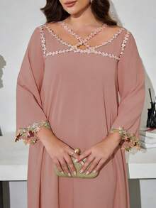 Al Najma Plus Size Women Hollow Out Lace Patchwork Long Sleeve Casual Loose Arabic Style Dress - Dusty Pink - View 3