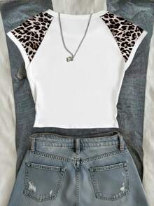 Glimmora Camiseta de verano para mujer de cuello en V para exteriores, con estampado de leopardo elegante y diseño de estampado numérico, de moda y cómoda para uso al aire libre, compras y uso diario - Multicolor - Ver 2