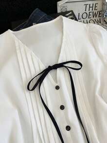 GlowEve CURVE 大码女式新款休闲度假可爱泡泡袖V领褶皱系带宽松上衣 - 黑與白 - 查看 6