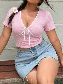 GalTyme 大码女式夏季休闲度假日常通勤撞色包边深V领扭结修身短款T恤 - 粉色 - 查看 3