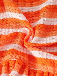 SHEIN Playful Pals 2pcs/Set Young Girls Crochet Orange & White Striped Daisy Decor Camisole Top+Shorts+Bag,Summer Matching Family Vacation Cute Flower Kids Clothes Set - Orange - View 4