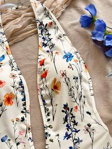 Soleia Women's Vacation White Knit Textured Wavy Pattern Deep V Neck Backless Sexy Bodysuit, Fashionable Fitted Romper For Party, Date, Afternoon Tea, Boho Vacation, Beach, Summer - Multicolor - View 2