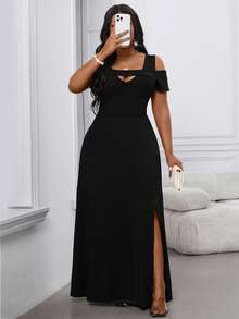 SHEIN Lady New Plus Size Women's Black Off-Shoulder Maxi Dress, Sexy & Charming, Slit Hem Long Dress, Everyday Casual Wear, Date/Hangout/Party/Afternoon Tea Dress, Elegant & Slimming, Showcasing Feminine Charm, Summer Short Sleeve, Vacation, Stretchy Fabric - Black - View 1