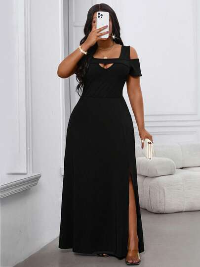 SHEIN Lady New Plus Size Women's Black Off-Shoulder Maxi Dress, Sexy & Charming, Slit Hem Long Dress, Everyday Casual Wear, Date/Hangout/Party/Afternoon Tea Dress, Elegant & Slimming, Showcasing Feminine Charm, Summer Short Sleeve, Vacation, Stretchy Fabric