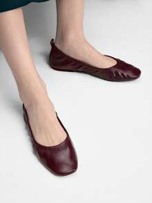 Mnmlis 小巧精致的时尚芭蕾平底鞋，适合春夏穿着，一体式平底设计，柔软鞋底，皮革材质，是户外节日活动的理想选择。 - 酒紅色 - 查看 8