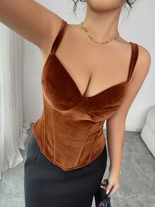 SHEIN Elenzya 女士秋冬都市时尚奢华宴会复古优雅酒红色天鹅绒吊带深V领高腰修身短款吊带背心，适合日常穿着、婚礼、正式晚宴、通勤、毕业派对、节日、度假、约会、派对、万圣节、圣诞节、新年、感恩节等场合。 - 棕色 - 查看 6