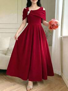 SHEIN Vestido maxi elegante de estilo princesa con hombros descubiertos, nudo retorcido y decoración de lazo para adolescentes y niñas, color burdeos, adecuado para bailes de graduación, fiestas, primavera/verano - Burdeos - Ver 1