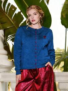 VOLUPTÉ CURVE Áo khoác cardigan dệt kim mùa xuân mới dành cho nữ cỡ lớn, kiểu dáng cổ điển, màu xanh đậm, cổ tròn, tay dài, dáng suông, trang trí cúc phía trước phối màu tương phản, thêu hình trái tim trang nhã, áo len dài ngang gối đa năng và thời trang cho ngày Valentine. - Màu xanh lá cây đậm - Xem 1