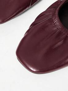 Mnmlis 小巧精致的时尚芭蕾平底鞋，适合春夏穿着，一体式平底设计，柔软鞋底，皮革材质，是户外节日活动的理想选择。 - 酒紅色 - 查看 6