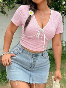 GalTyme 大码女式夏季休闲度假日常通勤撞色包边深V领扭结修身短款T恤 - 粉色 - 查看 5