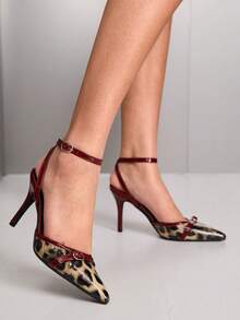 CUCCOO SZL 豹纹拼接酒红色细高跟露跟凉鞋，豹纹元素散发着艳丽的气息，可搭配黑色紧身裙出席酒吧和音乐节，也可搭配牛仔外套和短裤打造街头风，约会、闺蜜聚会等场合穿着都非常吸睛。 - 彩色 - 查看 4