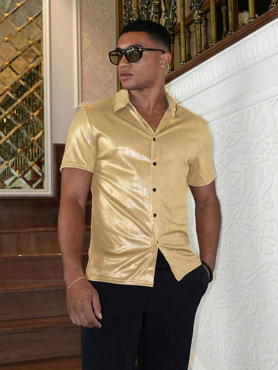 HIMLAND Camicia casual da uomo a maniche corte, colletto alla coreana, monopetto, versatile per pendolarismo, in colore unito. Camicia da uomo in seta per outfit estivi. Camicia da festa per uomo in colore oro. Camicia da uomo in raso, colore champagne.