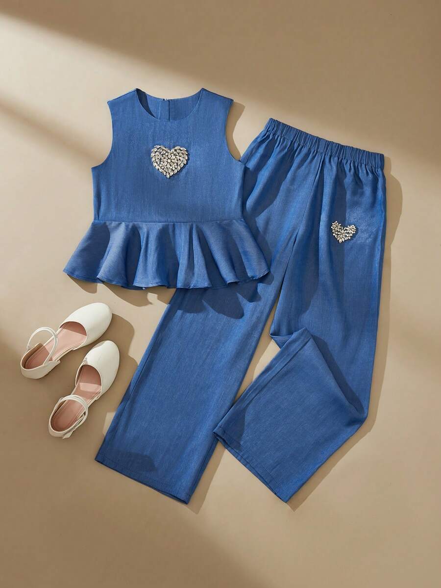 SHEIN Genkimix Kids Áo tank top bèo nhún hình trái tim và quần ống rộng kiểu jeans đính đá cho bé gái. - Màu xanh lam - Xem 1