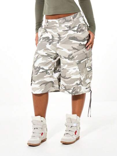 SUMWON WOMEN Camouflage Cargo Wide Leg Jorts Mid Rise Knee Length Denim Shorts With Multiple Pockets Military Print Bermuda Style