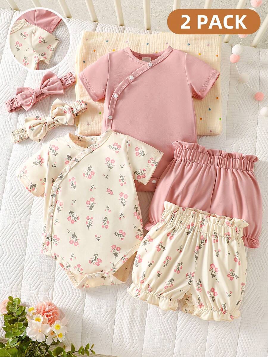 SHEIN 2 piezas Conjunto de ropa para bebé niña recién nacida: Mono de manga corta + Pantalones cortos con dobladillo de volantes, cintura elástica, tela suave, transpirable para el verano, mezcla y combina dos estilos - Floral diminuto fresco y sanador, unicolor suave y dulce