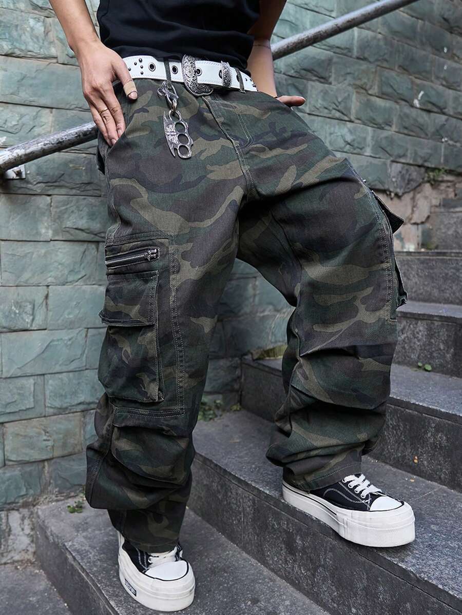 Manfinity Hypemode Men's Casual Streetwear Multi-Pocket Camouflage Denim Jeans - Army Green - View 1