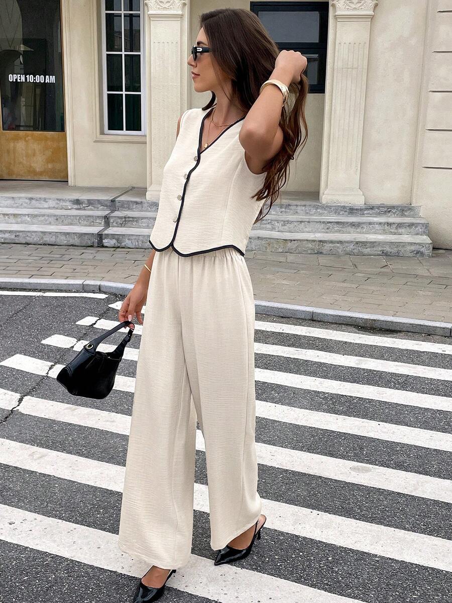 SHEIN Frenchy Bộ đồ nữ cỡ lớn gồm áo vest cổ chữ V cài một hàng khuy và quần ống rộng, kiểu dáng thường ngày. - Màu be - Xem 1