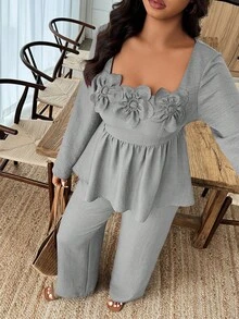 SHEIN LUNE 大码女式优雅纯色方领3D立体花卉娃娃衫上衣及阔腿裤套装，春秋季 - 淺灰色 - 查看 6