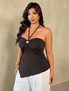 Auralis Nova Elegante e Sexy Fivela de Metal Decorativa Cintura Acinturada Bainha Assimétrica Elástica Macia e Confortável Regata Plus Size, Decor de Concha de Metal Decote Halter Pescoço Quadrado Echarpe Ajustada com Bainha Ondulada / Top Marrom / Top Casual de Primavera e Verão para Mulheres - Castanho - Visão 6